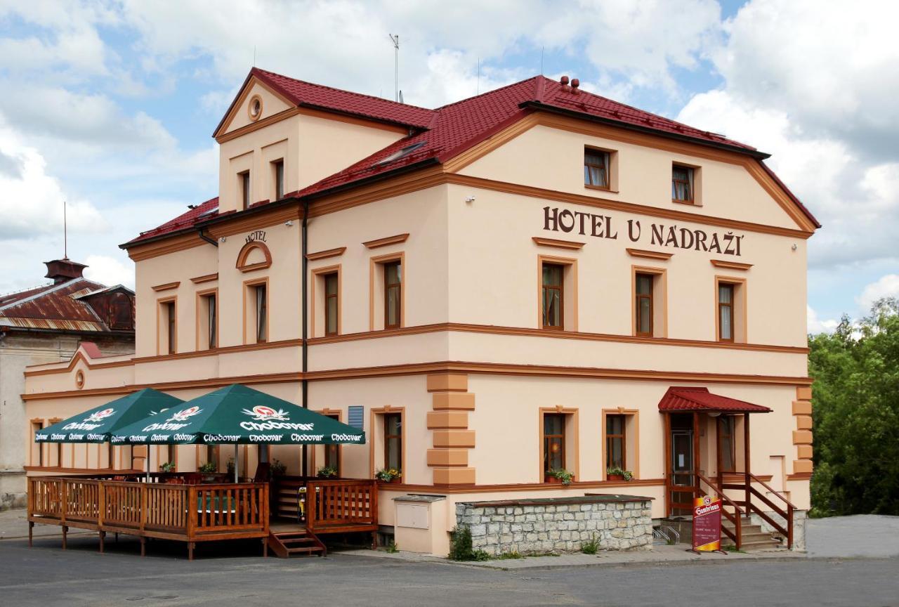 Hotel U Nadrazi Тепла Экстерьер фото